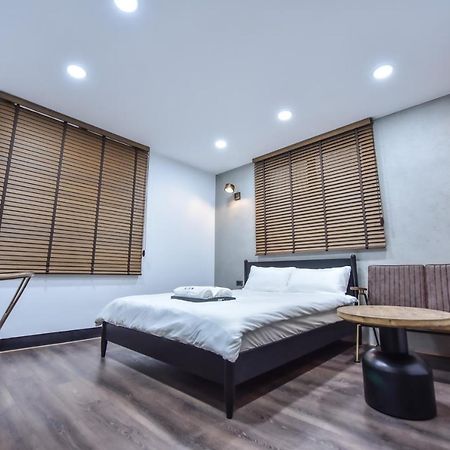 Eryang Homestay تاينان المظهر الخارجي الصورة