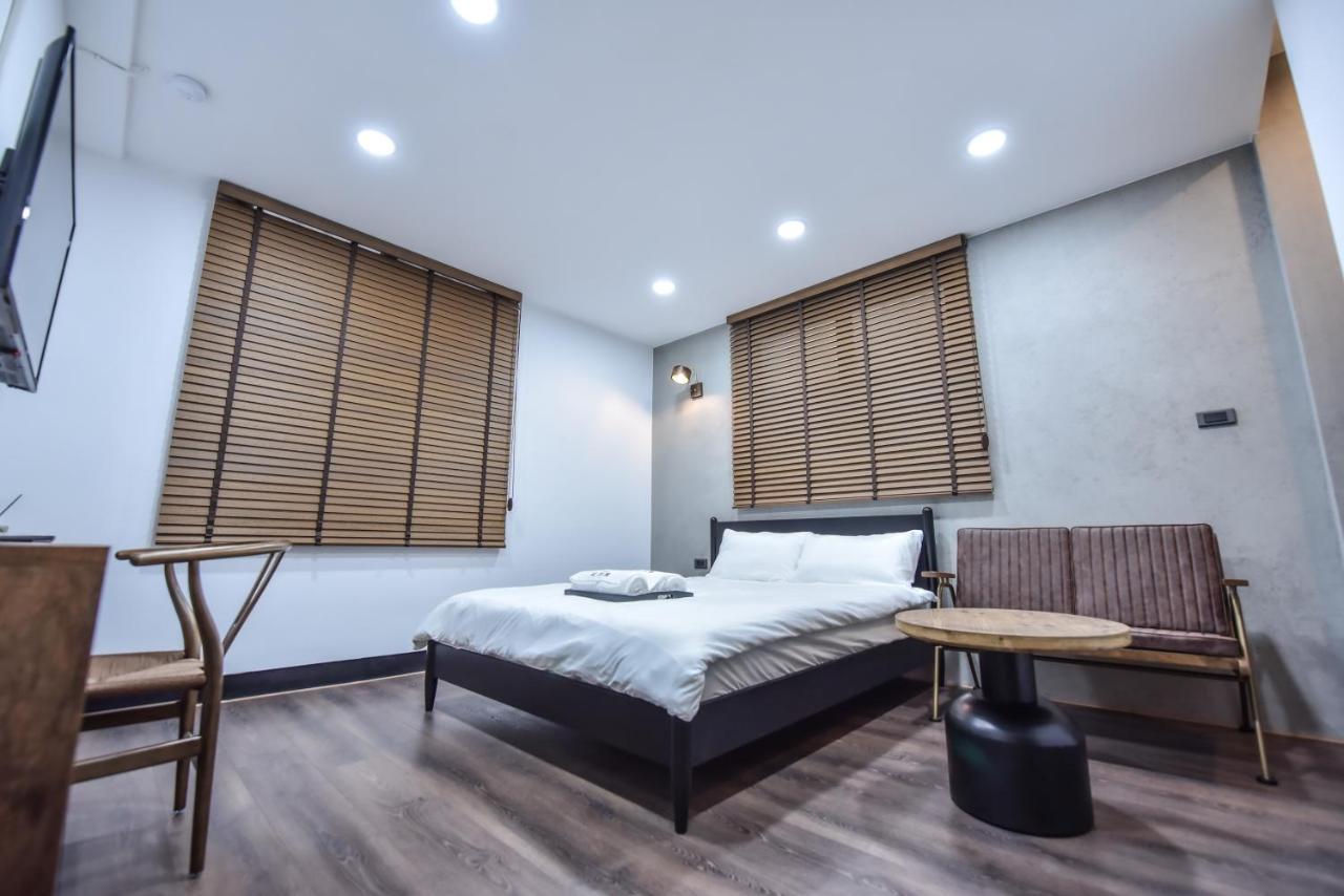 Eryang Homestay تاينان المظهر الخارجي الصورة